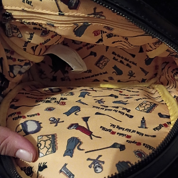 Loungefly Binx Backpack - Picture 2 of 6